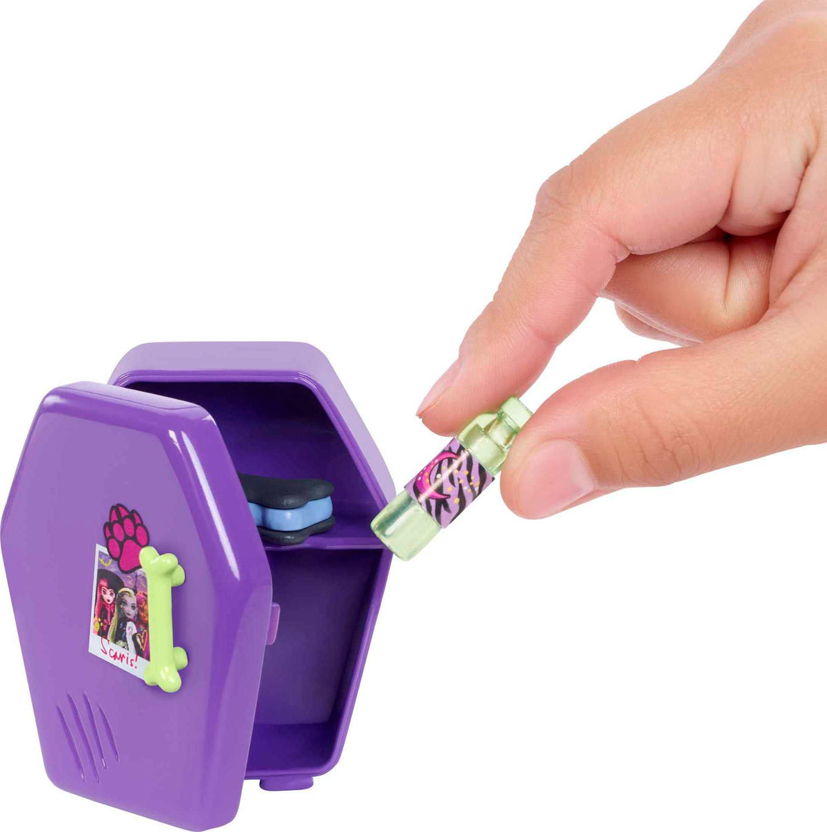 Playset with Doll House Furniture & Toy Accessories B47032